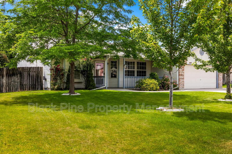 2117 S Crimson Rose Way in Boise, ID - Building Photo