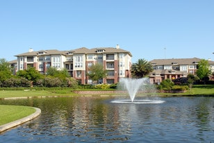 Lakeside in Houston, TX - Building Photo