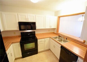 1276 N Forest Dr in Fayetteville, NC - Building Photo - Building Photo