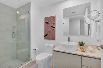 2602 E Hallandale Beach Blvd in Hallandale Beach, FL - Building Photo - Building Photo