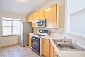 2427 Sheehan Dr in Naperville, IL - Building Photo - Building Photo