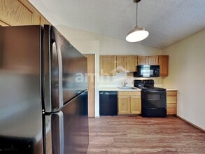 212 Charing Cross St in Galloway, OH - Building Photo - Building Photo