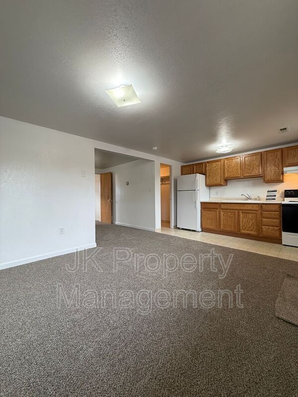 4000 Ella Ave in Great Falls, MT - Building Photo - Building Photo