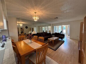 2928 Bancroft Cir E, Unit 1122 in Palm Harbor, FL - Building Photo - Building Photo