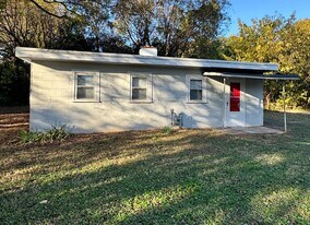 518 Costner St in Mount Holly, NC - Building Photo