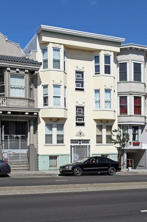 320 Guerrero St in San Francisco, CA - Building Photo