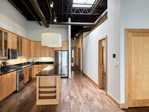 1107 Lake St in Oak Park, IL - Building Photo - Building Photo