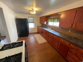 700 Merritt Ave, Unit 700