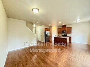 7641 NE 31st Cir in Vancouver, WA - Building Photo - Building Photo