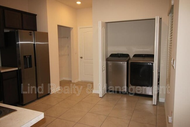 7695 Legacy Trl in Jacksonville, FL - Building Photo - Building Photo