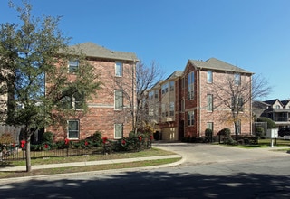 4330 Holland Ave in Dallas, TX - Foto de edificio - Building Photo