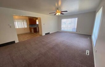 3004 College Ave, Unit A in Caldwell, ID - Foto de edificio - Building Photo