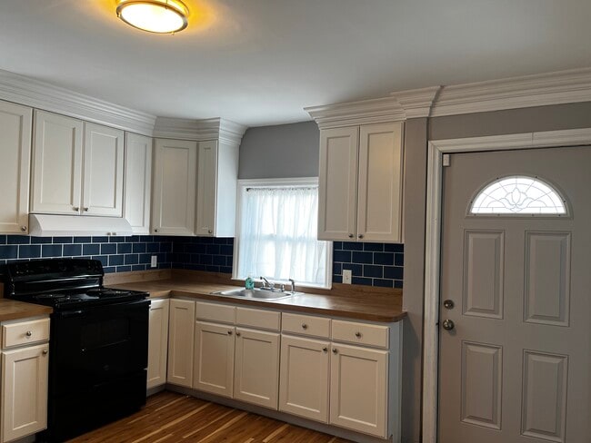 22824 Mac Arthur Blvd in Warren, MI - Building Photo - Building Photo