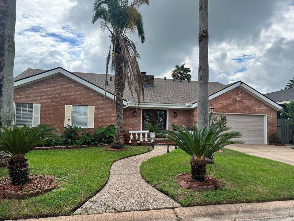 2417 Gerol Dr in Galveston, TX - Building Photo