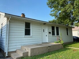 312 Picker Ave in Wood River, IL - Building Photo
