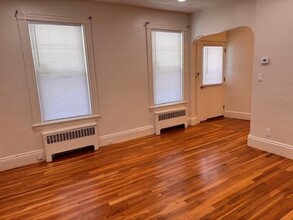 193 Madison St, Unit 1 in Malden, MA - Foto de edificio - Building Photo