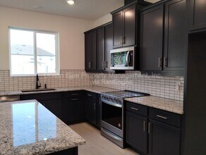 9985 Sunrise Vw Ct in Seffner, FL - Building Photo - Building Photo