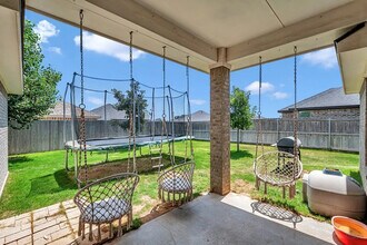 6008 Ridge View St in Midland, TX - Foto de edificio - Building Photo