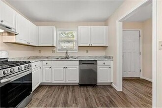 1248 Falling Water Dr in Smyrna, GA - Building Photo - Building Photo