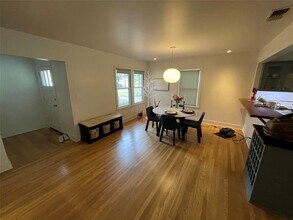 1415 Travis Heights Blvd in Austin, TX - Building Photo - Building Photo