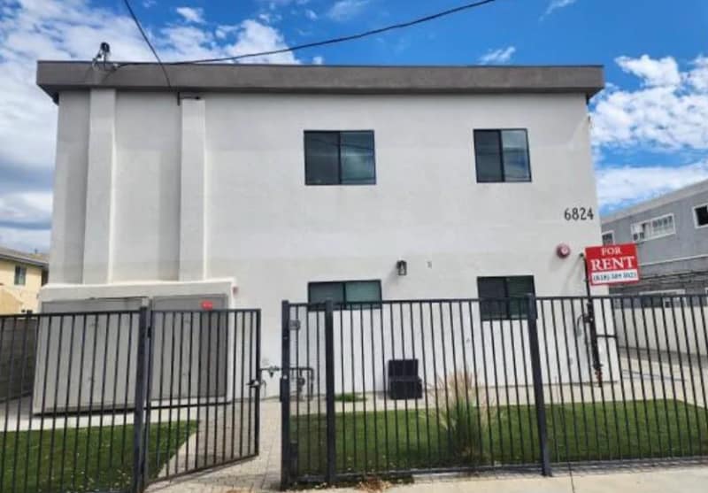 6824 Ben Ave in Los Angeles, CA - Building Photo
