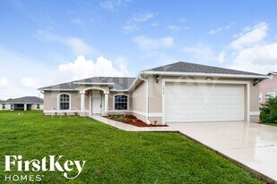 3816 20th St W in Lehigh Acres, FL - Building Photo