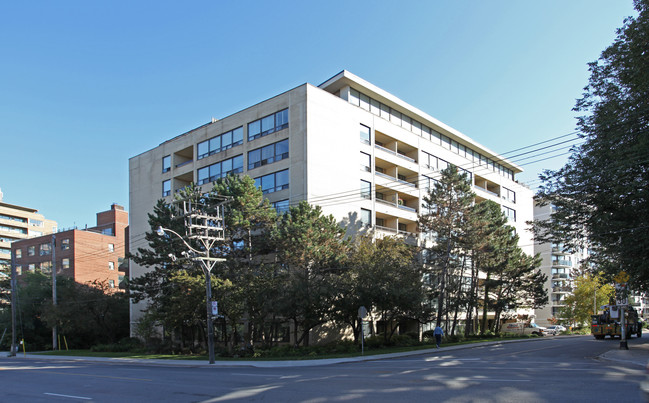 Shallmar Apartments in Toronto, ON - Building Photo - Building Photo