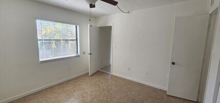 6020 Shaker Wood Cir in Tamarac, FL - Building Photo - Building Photo