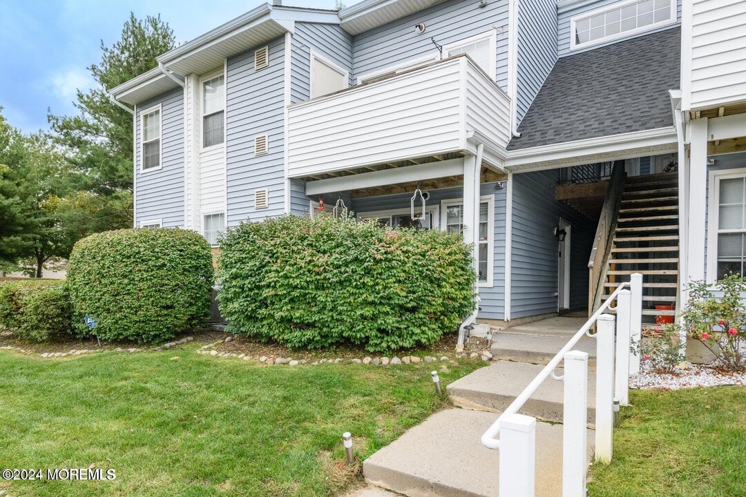 1 Jockey Ln in Tinton Falls, NJ - Building Photo