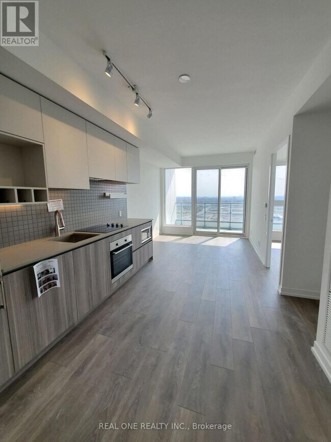 5 Buttermill Ave. in Vaughan, ON - Building Photo - Building Photo