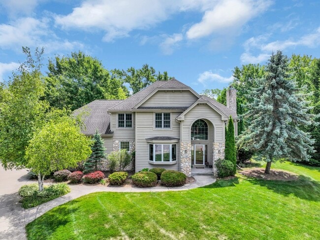 2340 Robbie Ct in Brookfield, WI - Building Photo - Building Photo