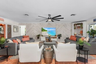 2950 Coach House Ln in Naples, FL - Building Photo - Building Photo