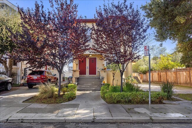 1012 Walnut St in Alameda, CA - Building Photo - Building Photo