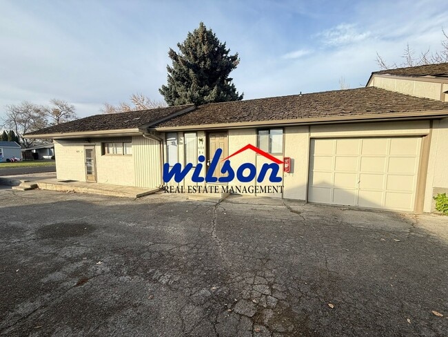 property at 409 S 49th Ave