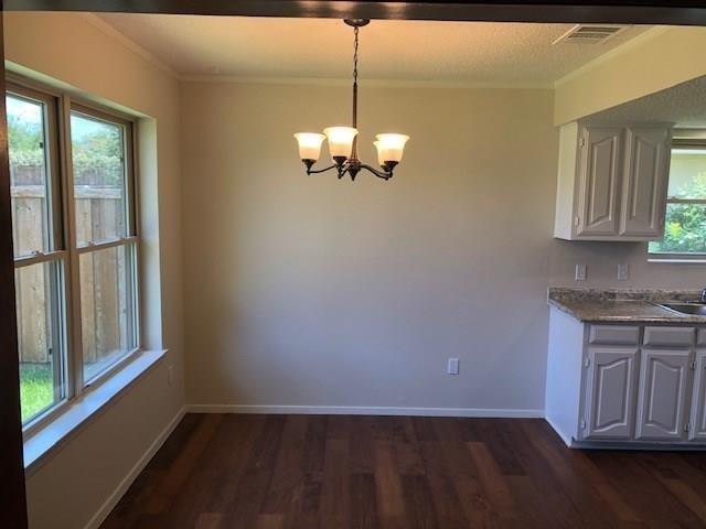 225 Los Santos Dr in Garland, TX - Building Photo - Building Photo