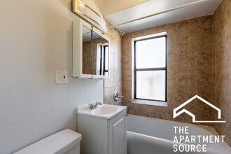 4810 W Armitage Ave, Unit 3R in Chicago, IL - Building Photo - Building Photo