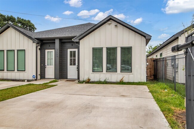 3829 Goodhope St in Houston, TX - Foto de edificio - Building Photo
