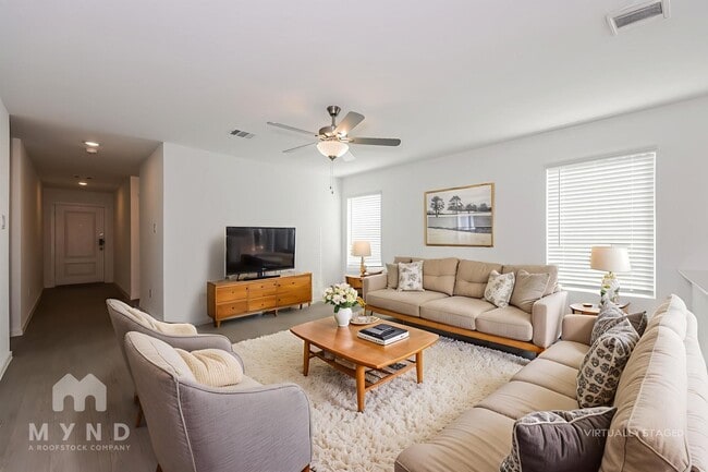 2764 Ctr Crk Ln in Fort Worth, TX - Foto de edificio - Building Photo