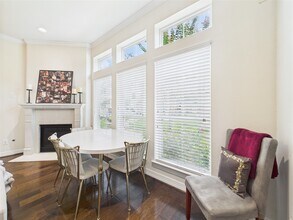 22 Tassia Ln in Houston, TX - Building Photo - Building Photo