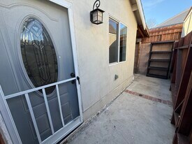 18334 Lorne St in Reseda, CA - Building Photo