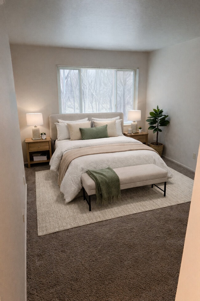 Pheasant Ridge Apartments in Kentwood, MI - Building Photo - Building Photo