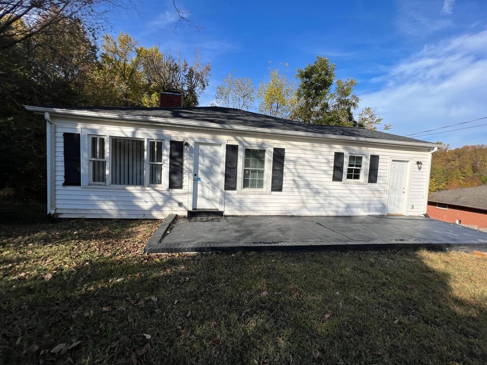 2766 Court Dr in Gastonia, NC - Building Photo