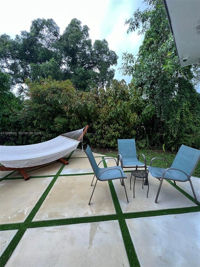 1110 NE 119th St in Biscayne Park, FL - Building Photo - Building Photo