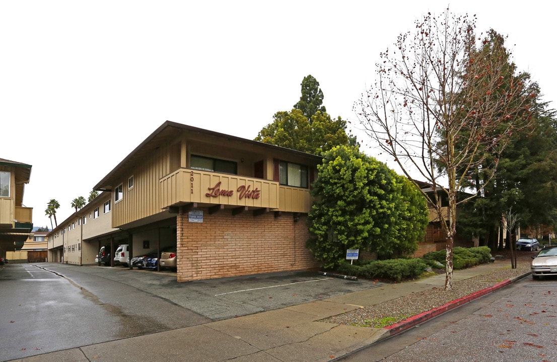 Loma Vista in Mountain View, CA - Building Photo