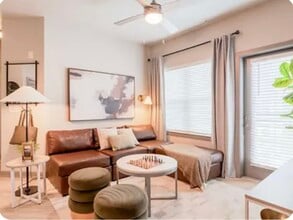 565 Hank Aaron Dr SW in Atlanta, GA - Building Photo - Building Photo