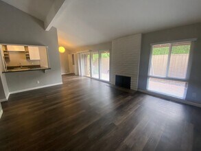 2465-2467 American River Dr in Sacramento, CA - Foto de edificio - Building Photo