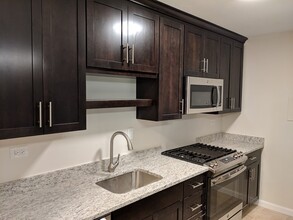 6 Whittier Pl in Boston, MA - Building Photo - Building Photo
