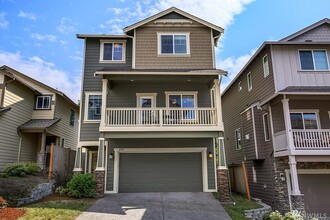 2018 171st Pl SW-Unit -27 in Lynnwood, WA - Foto de edificio - Building Photo