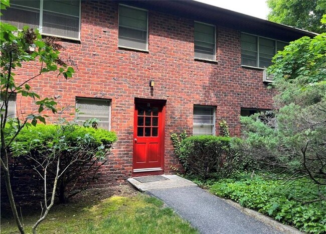 65 Curie Rd-Unit -B4 in Cornwall On Hudson, NY - Building Photo - Building Photo