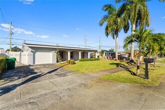 3521 NW 18th Pl in Fort Lauderdale, FL - Building Photo - Building Photo